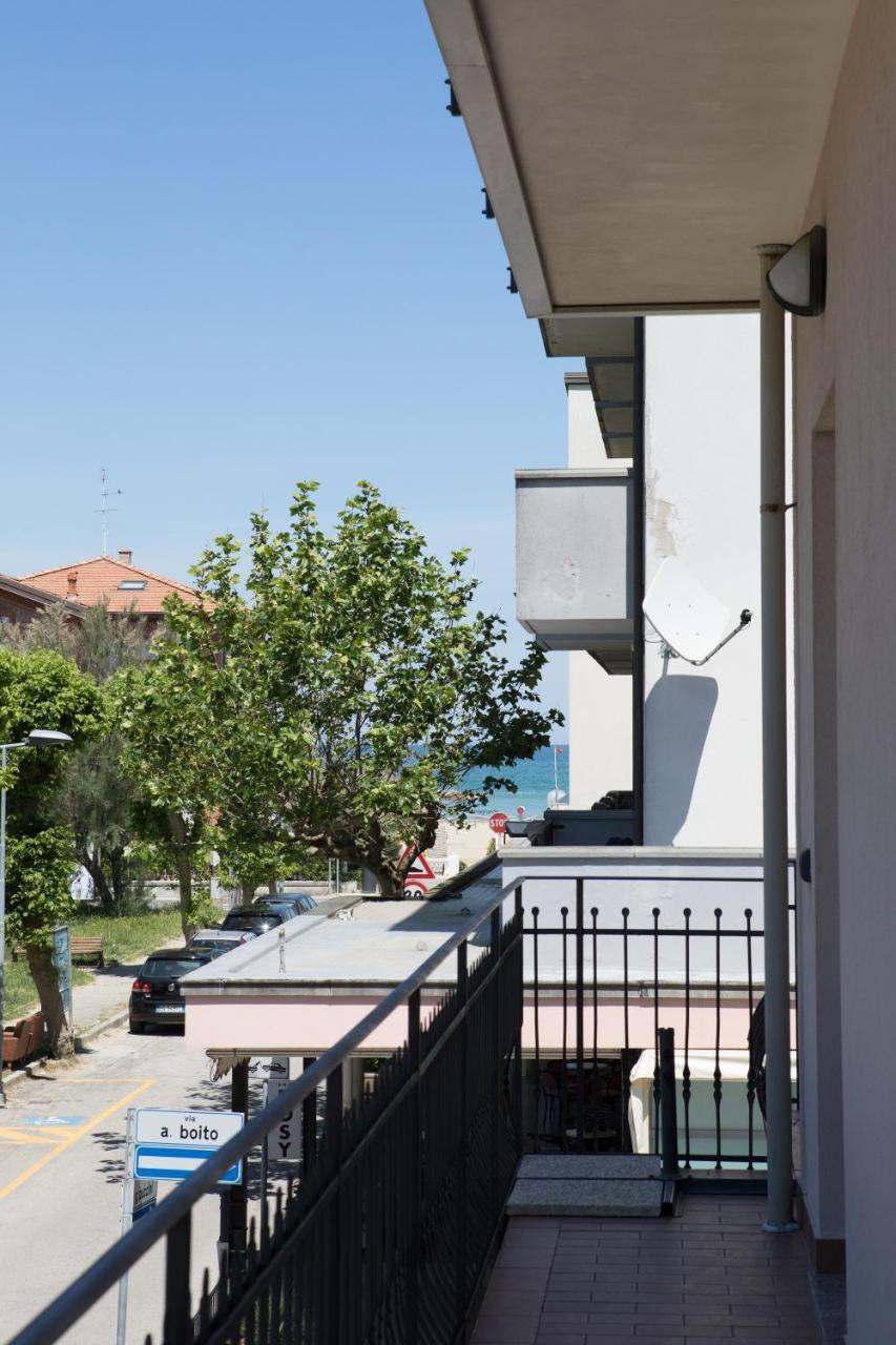 Residence Tre Trilo&Suites Rimini Ngoại thất bức ảnh